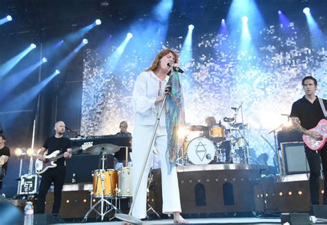 Florence And The Machine To Replace Foo Fighters At Glastonbury The New York Times