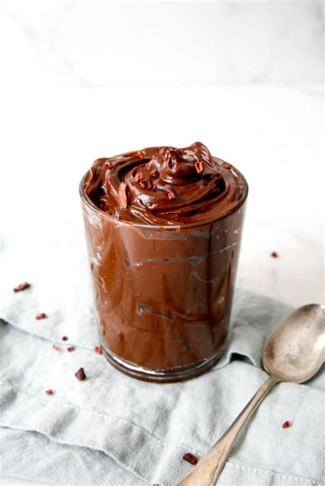 Its airy texture comes from folding whipped egg whites or what's the difference between bittersweet and semisweet chocolate? Chocolate Avocado Mousse (vegan) - Love Chef Laura