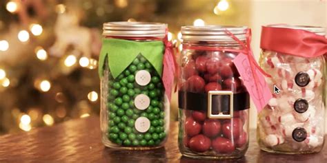 She Makes The Most Adorable Christmas Candy Mason Jars