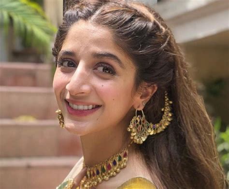 mawra hocane s net worth 2023 biography age height and carrier