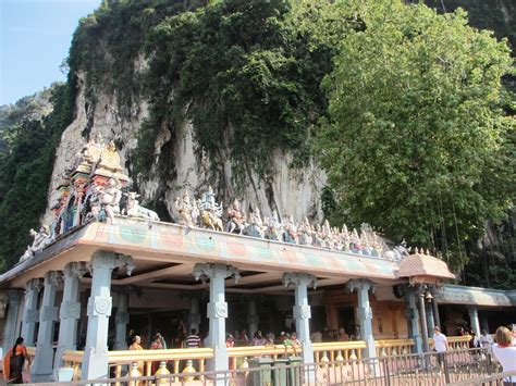 Located in gombak selangor, just north of kuala lumpur (kl), it is an iconic and popular tourist attraction and one of malaysia's national treasures. Opinionation: Kuala Lumpur: Batu Caves