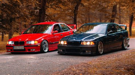 Two Static Bmw E36 Gt Class Blue And Red Jvkub Media Youtube
