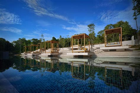 The 175 guest rooms have generous floor plans, stylish contemporary interiors, and gorgeous bathrooms with. The Ritz-Carlton, Koh Samui hotel review: a first look at ...