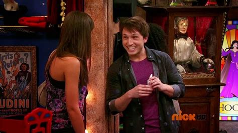 After a small promise was made, sam keeps her end of the deal and now has to impress one of the most judgmental souls on the planet at the annual kickback. Sam And Cat: #StuckInABox Favorite Moments & Tv Caps