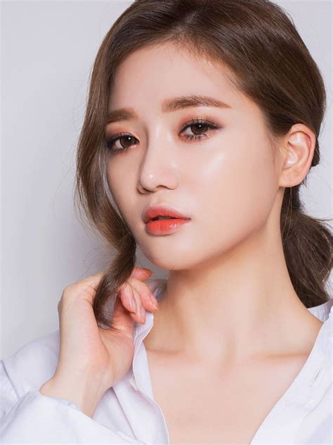 Pretty Korean Makeup Look Eth Make Up Ideas In 2019 Korean Makeup
