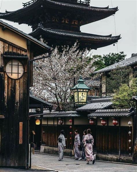 Japanese have many different cultural things, such as sushi, ramen, and many styles of things that they. r/japanpics: A subreddit for photos of beautiful Japan ...