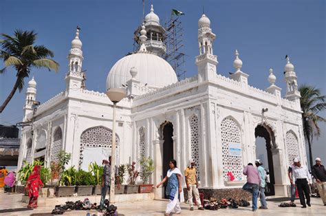 Haji Ali Dargah Mosque Mumbai Images And Detail