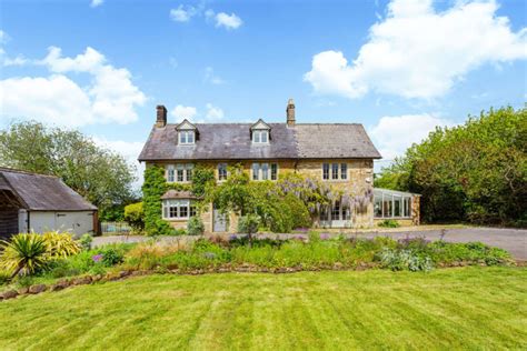 10 Of The Most Charming Farmhouses In The Uk Country And Town House