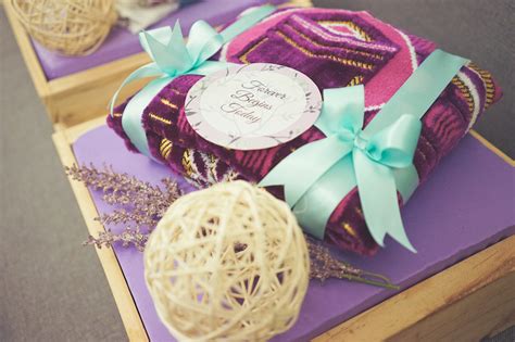 Gubahan hantaran diy sendiri ka? Idea Gubahan Hantaran Simple, Cantik & Menarik. Ada Tips!