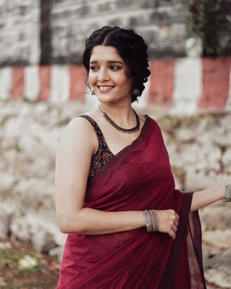 Hot Ritika Singh Wallpapers In Red Saree Pics Mygodimages