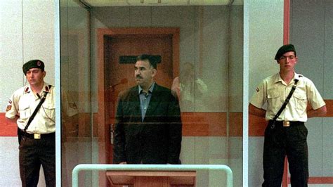 İmralı cezaevinde ömür boyu hapse mahkum edilen abdullah öcalan'ın kardeşi fatma öcalan, gemlik i̇lçe jandarma komutanlığının önünde gazetecilere yaptığı açıklamada, ben eziyet çektim. Abdullah Öcalan aslen Kürt mü eşi Kesire Yıldırım kimdir?