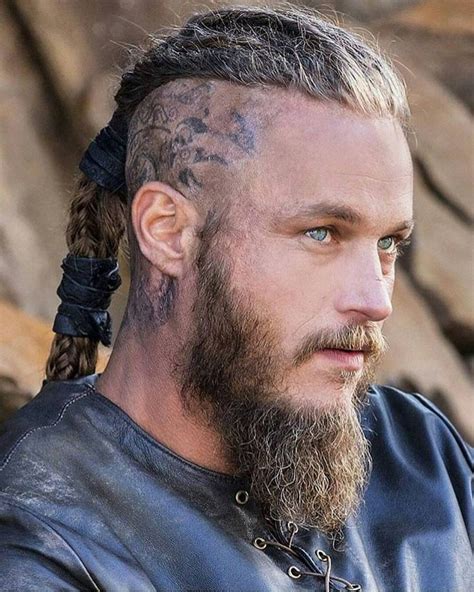 The ragnar lothbrok hair and beard look is among the most popular hairstyles of 2018. Ragnar #Ragnar | Ragnar lothbrok vikings, King ragnar ...