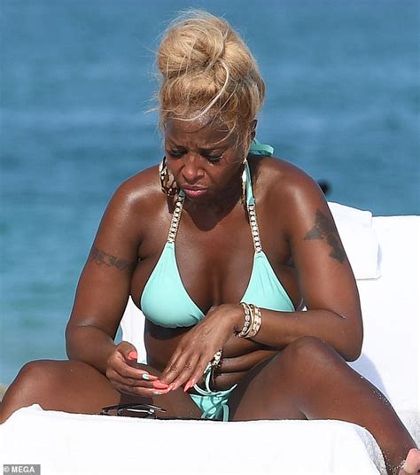 Mary J Blige Shows Her Curves Wearing Bejeweled Bikini In Miami