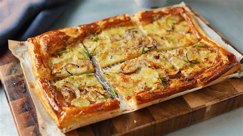 Roquefort, butternut, tomate ou ricotta. Les meilleures tartes salées Tastemade - YouTube