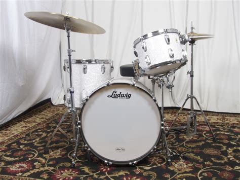 Ludwig Classic Maple 22x14 13x9 16x16 Drum Set In White Marine Pearl
