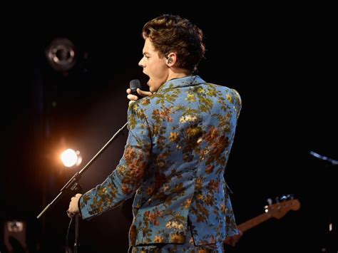 Harry Styles Is Ab Solutely Gorgeous In Red Sequins At The 2023 Brit