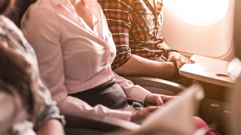 Airplane Etiquette How To Not Annoy Your Fellow Passengers Hello Goodbye
