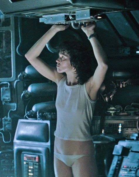 Ripley From Alien With Images Sigourney Weaver Sigourney Aliens Movie