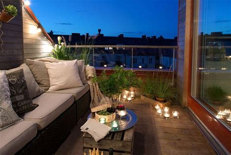 Chic Swedish Loft Promises Lovely Terrace Views Balkon Decoratie