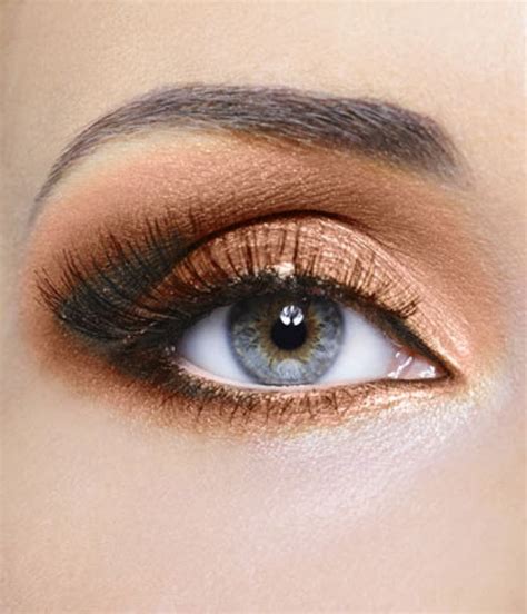 5 Best Eyeshadow Colors For Blue Eyes StyleWile