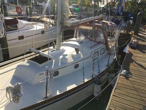 Pearson Vanguard 32 Boats For Sale