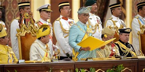 Sedangkan yang menjadi pemimpin indonesia adalah presiden dan wakil presiden. Sistem Raja Berperlembagaan Jadi Faktor Penstabil Apabila ...