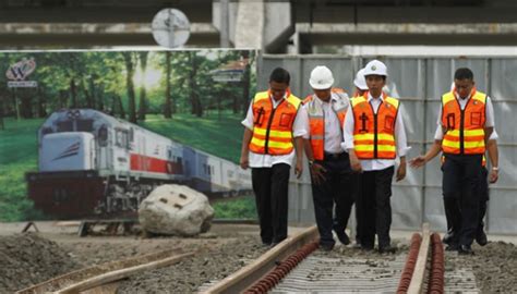 Jokowi Blusukan Di Proyek Kereta Bandara Soekarno Hatta Foto Tempo Co