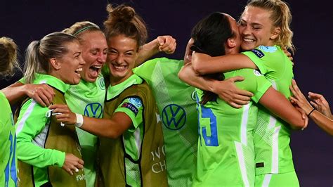 Die gesellschaft wurde am 23. Frauenfußball: VfL Wolfsburg zieht ins Finale der ...