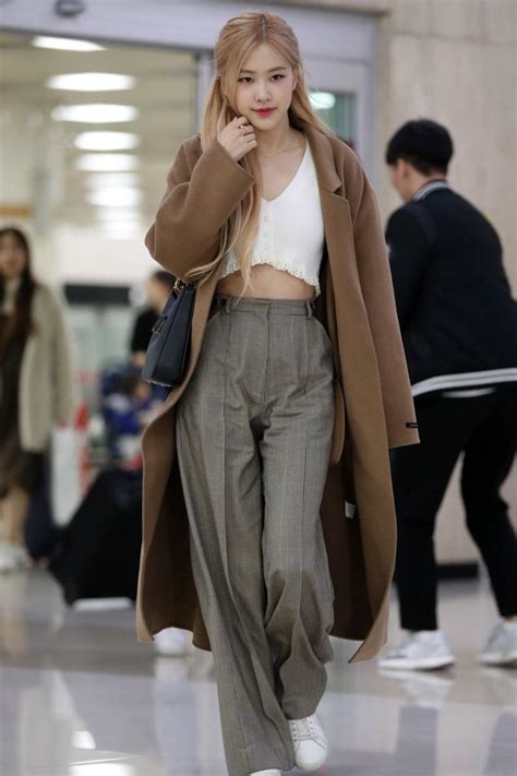 10 Times Blackpink S Rosé Transformed The Airport Into Her Personal Runway Koreaboo