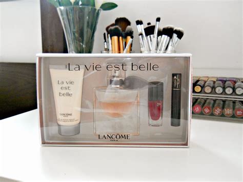 Lancome / la vie est belle парфюмерная вода 30 мл. FashStyleLiv: Lancome La Vie est Belle Perfume Review