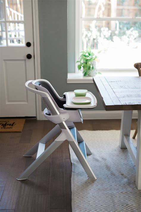 Review Of The 4moms High Chair On Dining Room