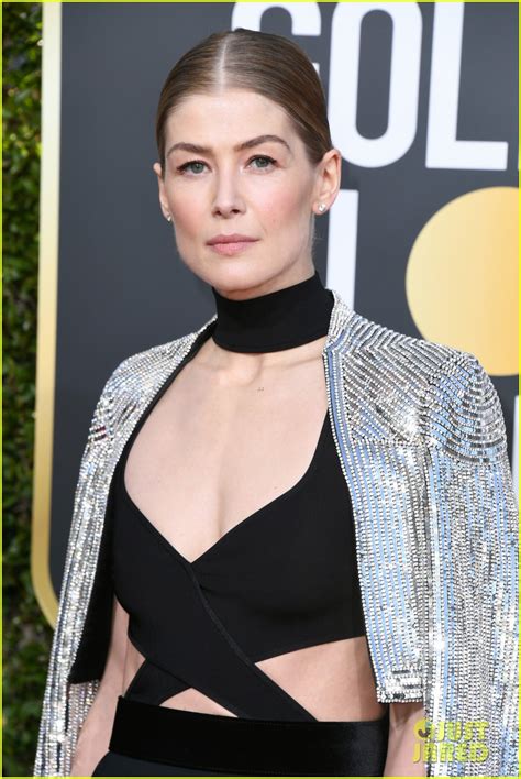 Best Actress Nominee Rosamund Pike Looks Chic At Golden Globes 2019