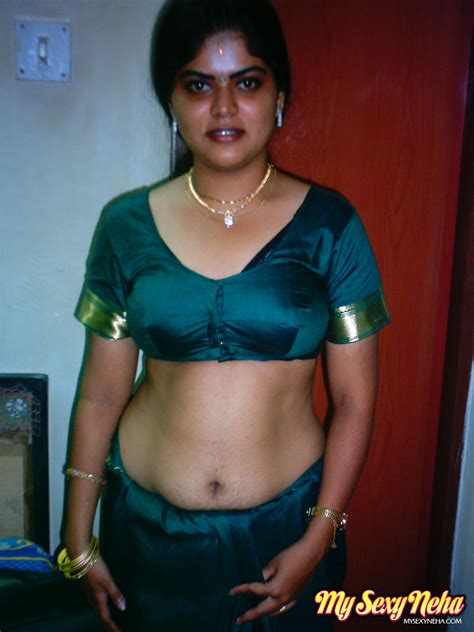 India Nude Neha In Traditional Green Saree Xxx Dessert Picture 4
