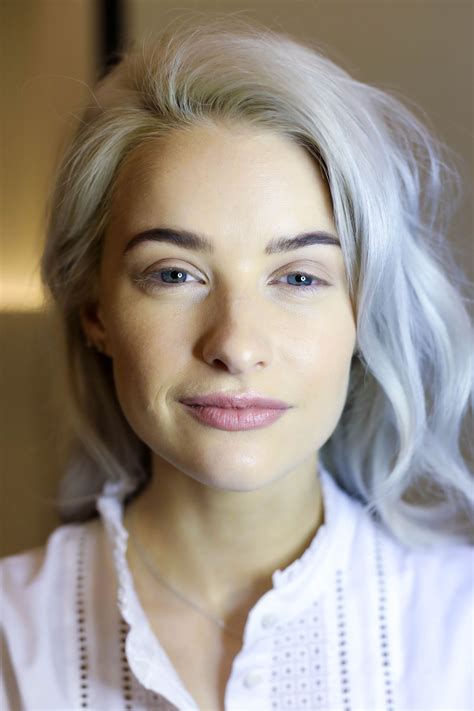 Instead of a perm rod, your lash lift technician will first apply a specially shaped silicone using prescribed medicated eye drops. What to Expect from an LVL Lash Lift: Step by Step - Inthefrow