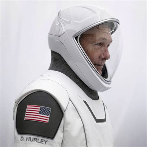 Space X Suit Ccp Spacex Spacesuit Curator Cathleen Lewis Explores