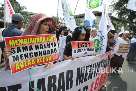 Aksi Tolak Lgbt Di Gedung Sate Bandung Republika Online