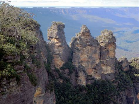 The Three Sisters An Eroded Sandstone Ridge Known As The T Flickr