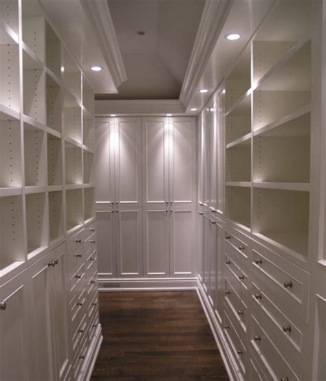 20 Walk In Closet Lighting Ideas