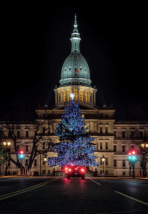 Michigan State Capitol Christmas Photograph By Carol Ward Fine Art