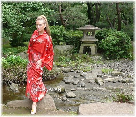 Женские шелковые кимоно и халаты в японском стиле Японское шелковое