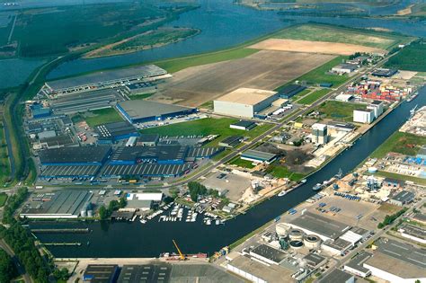 Maybe you would like to learn more about one of these? BERGEN OP ZOOM EN HAAR (WATERSPORT)HAVENS/ NIEUWE ZET ...