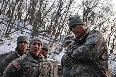 Armys Top General Visits 2nd Infantry Division Article The United