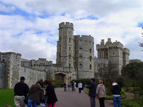 Countdown To The Royal Wedding A Brief History Of Windsor Castle The Queen S Preferred