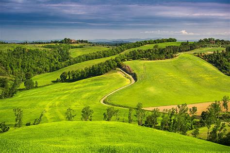 Hd Wallpaper Italy Tuscany Green Grass Field Sky Clouds Fields