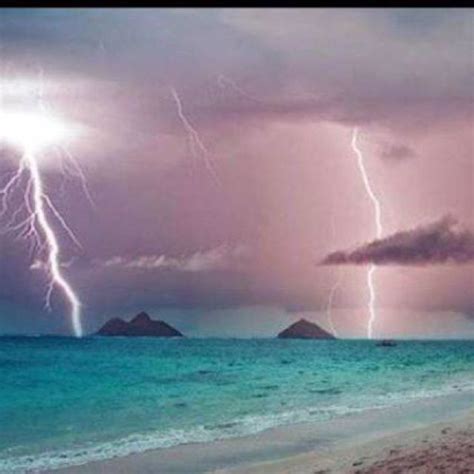 Rare Lightening Storm Over Oahu Hi Island Pictures Ocean Pictures