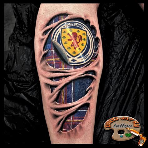 Tattoo Artist Creates Incredibly Realistic Celtic Rangers Hibs And