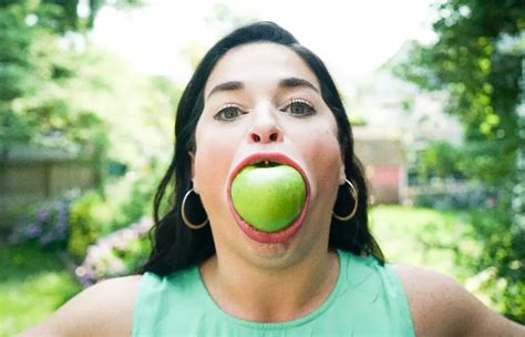 meet the woman whose record breaking mouth gape went viral on tiktok guinness world records