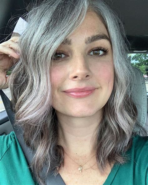 Pin By Vonihulaho On Gray Hair Highlights In 2020 Grey Hair