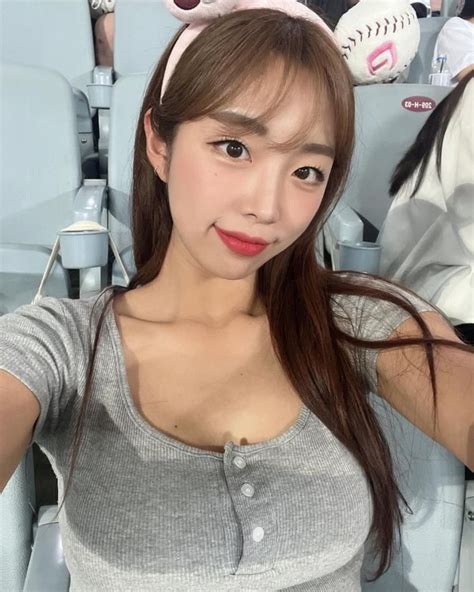 Cheerleader Kim Soohyun’s Instagram Acegag