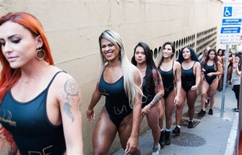 candidatas a ‘miss bumbum causan revuelo en las calles de sao paulo